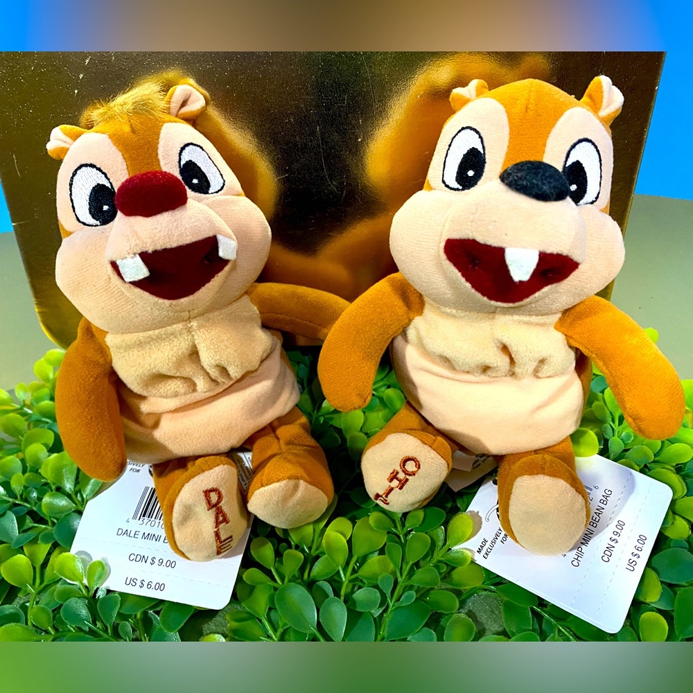 DISNEY EXCLUSIVE NWT VTG 1990s CHIP AND DALE CLASSIC RETIRED BEAN BAG PLUSH PAIR